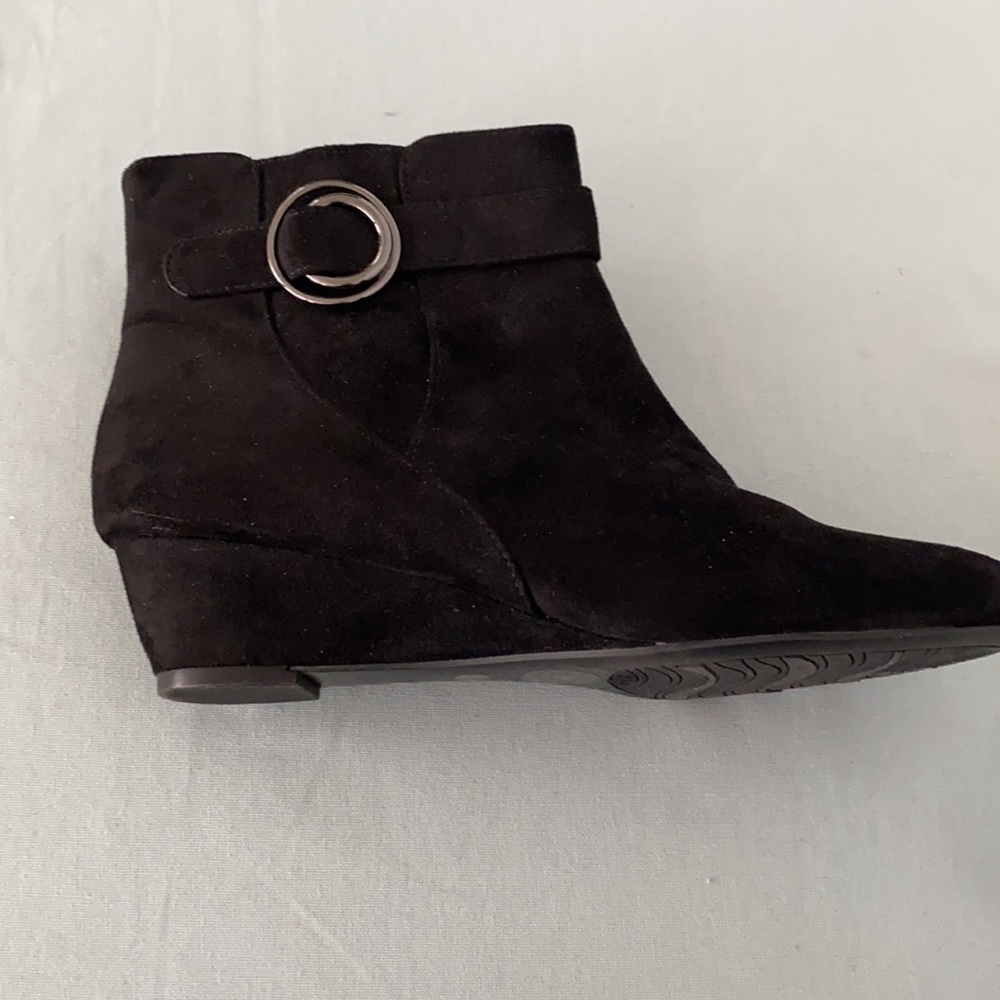 East Fifth sz 9 suede like boots w memory foam - Picture 11 of 11